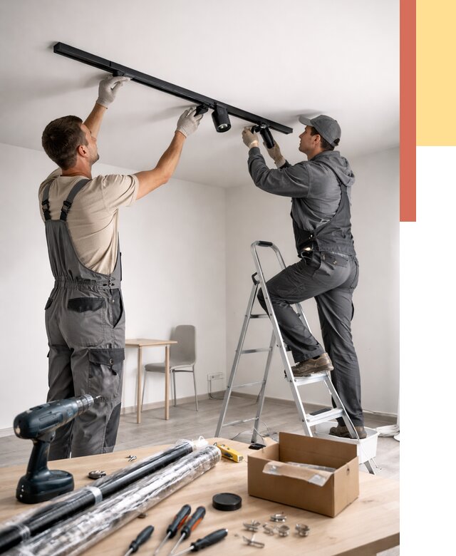 Установка трековых светильников в натяжной потолок в Армавире от 4255 руб. | ОТДЕЛОЧНИК-Рмв